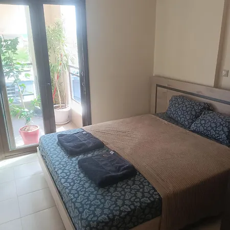 ζ Luxury Near Airport Apartman