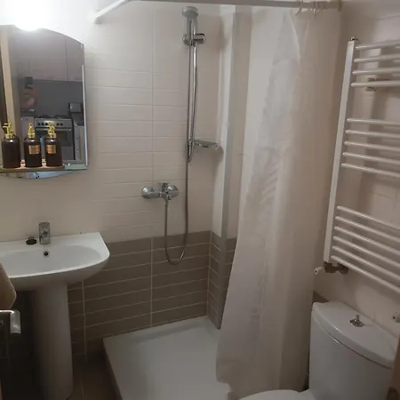 ζ Luxury Near Airport